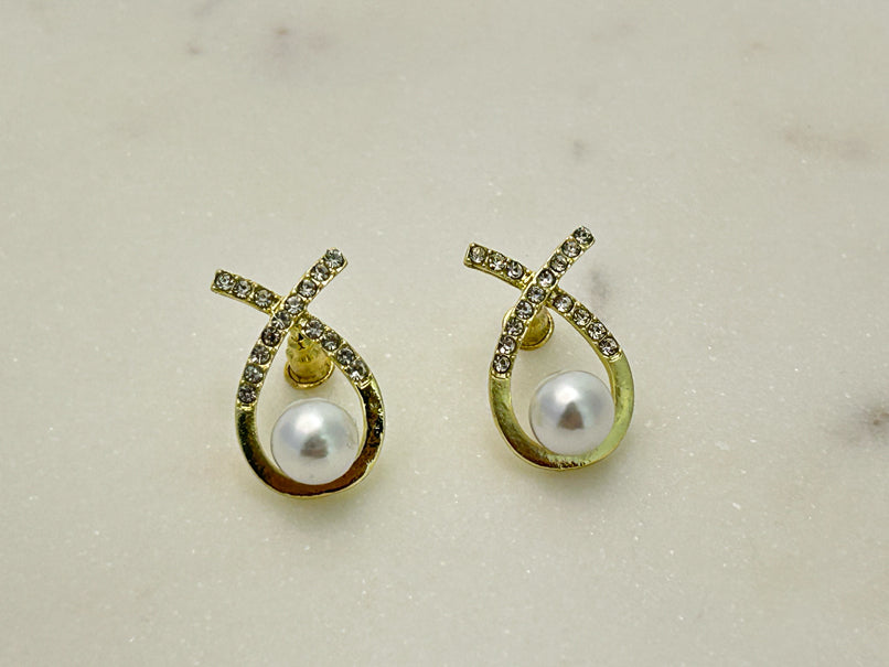 Knot It Pearl Studs