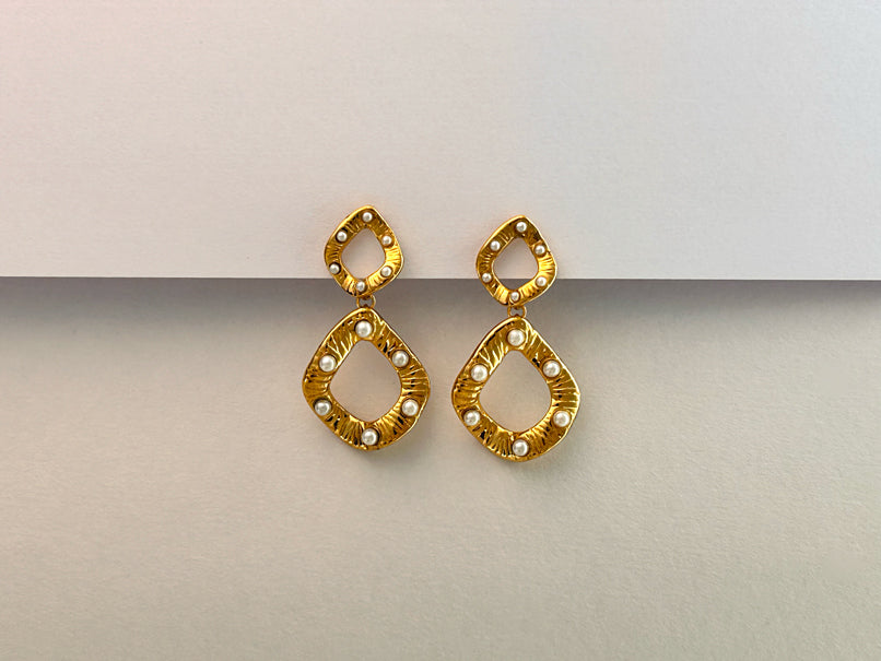 Marlowe Pearl Earrings