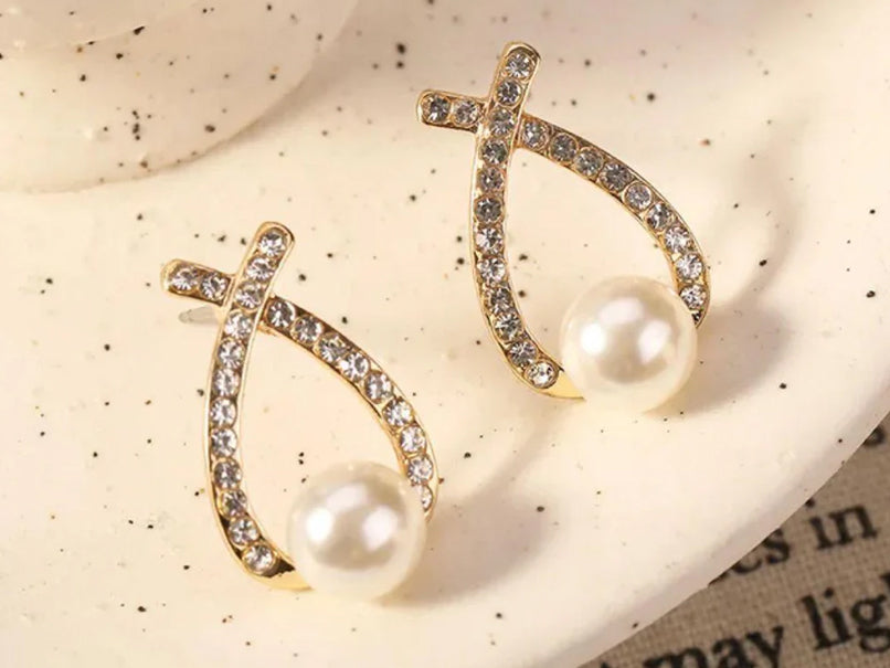 Knot It Pearl Studs