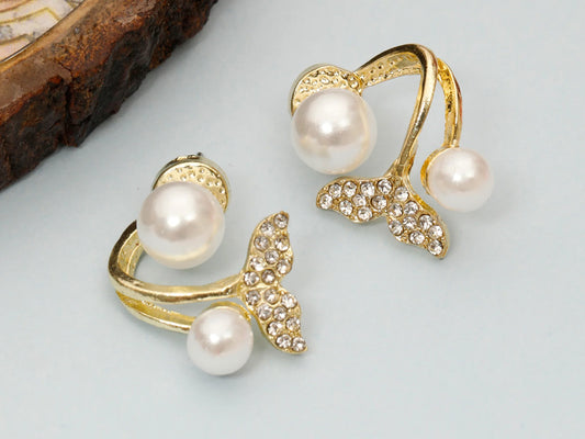 Fishtail Pearl Studs