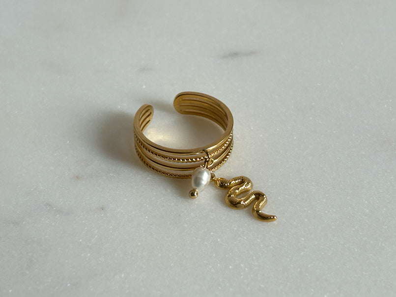 Regal Serpent Ring
