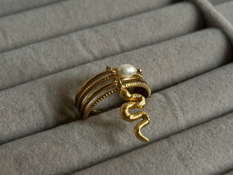 Regal Serpent Ring