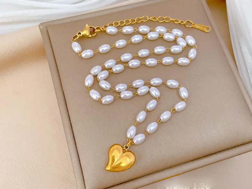 Aveline Necklace