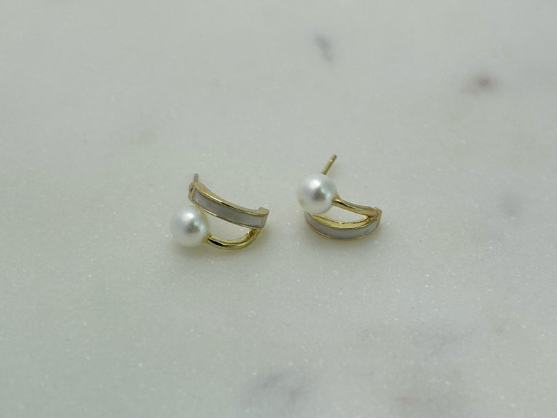 Moonlit Pearl Studs