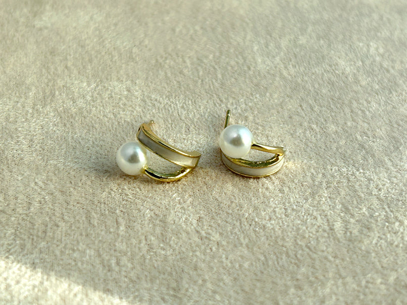 Moonlit Pearl Studs