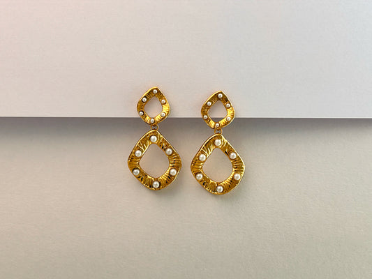 Marlowe Pearl Earrings