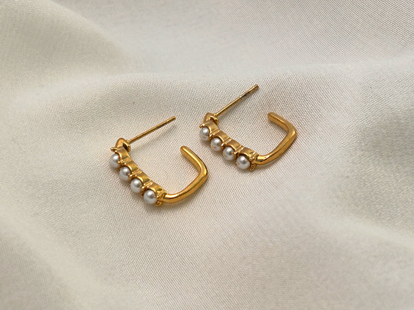Whisper Pearls Earrings