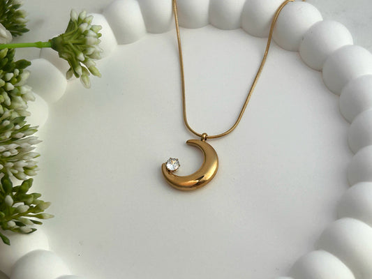 Moonbeam Necklace